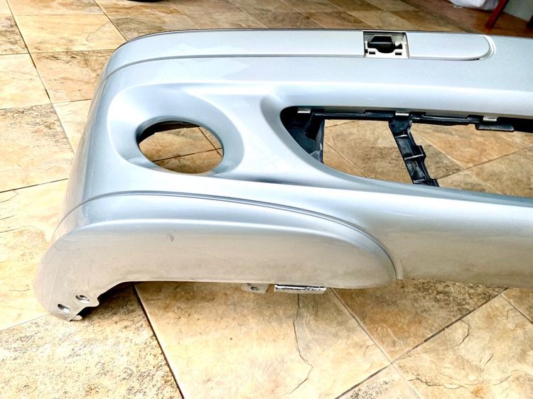 ขาย กันชนหน้ารถ Mercedes W203 สีเงิน มือสอง - Mercedes W203 Front Bumper Silver Used รูปที่ 6