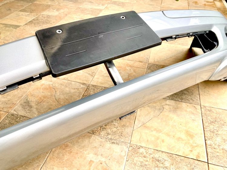 ขาย กันชนหน้ารถ Mercedes W203 สีเงิน มือสอง - Mercedes W203 Front Bumper Silver Used รูปที่ 4