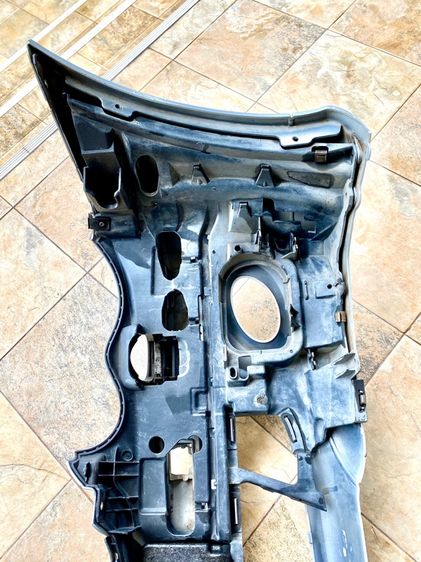 ขาย กันชนหน้ารถ Mercedes W203 สีเงิน มือสอง - Mercedes W203 Front Bumper Silver Used รูปที่ 7