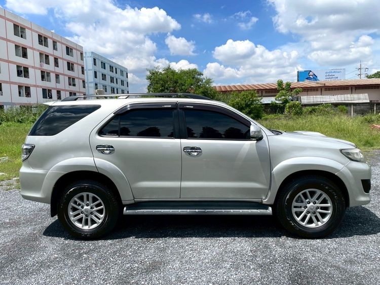Toyota Fortuner 2012 3.0 V 4WD Utility-car ดีเซล ไม่ติดแก๊ส เกียร์อัตโนมัติ เทา รูปที่ 4