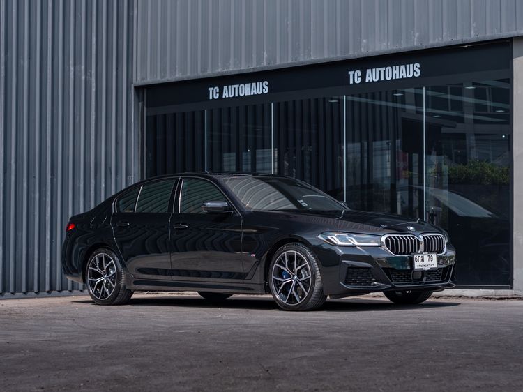 BMW Series 5 2021 530e Sedan ปลั๊กอินไฮบริด (PHEV) ไม่ติดแก๊ส เกียร์อัตโนมัติ ดำ