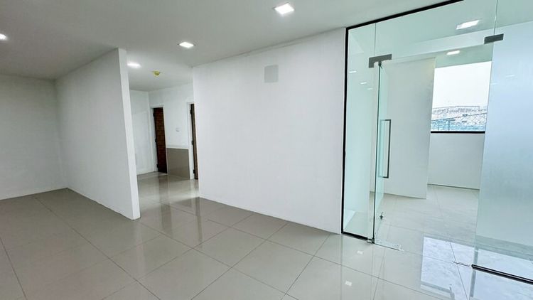 Office for Rent มีหลายแบบหลายขนาด 100-300 ตร.ม. จดทะเบียนบริษัทได้ ย่านพระราม 3