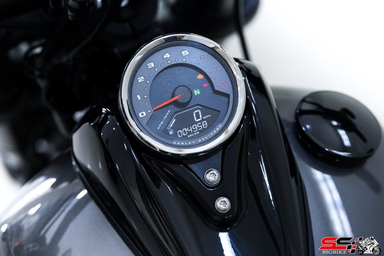 HARLEY DAVIDSON SOFTAIL FAT BOB 114 Gray Haze ปี2024 มือเดียว วิ่งแค่ 4,900mi ไมล์แท้ ฟรีดาวน์ ออกรถไม่ต้องใช้เงิน รูปที่ 4