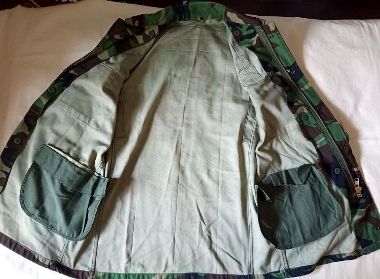 🔥 ปล่อยของสะสม เสื้อแจ็คเก็ตทหารลายพราง งานต่างประเทศ อาร์มหน้าอกเท่ๆ สภาพดีมาก รูปที่ 5