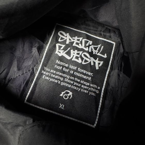 เสื้อคลุมกันหนาว​ Special Guest ใหม่มือหนึ่ง​ Size XL  รูปที่ 8