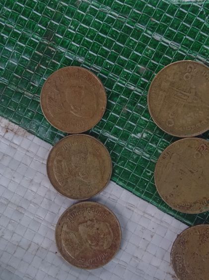 25 สตางค์ 2553 เนื้อทองเหลืองผสมทองแดง  รูปที่ 3