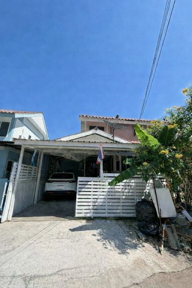 ขายบ้านแฝด บ้านเอื้ออาทรศิลา(เจ้าของขายเอง) สภาพเดิม พร้อมอยู่ ต่อเติมโรงรถ + กั้นห้องกระจกด้านหน้าเรียบร้อย