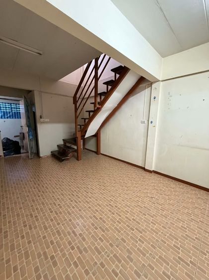 อื่นๆ ไม่มี ขายบ้านแฝด บ้านเอื้ออาทรศิลา(เจ้าของขายเอง) สภาพเดิม พร้อมอยู่ ต่อเติมโรงรถพร้อมกั้นห้องกระจกด้านหน้าเรียบร้อย รูปที่ 4