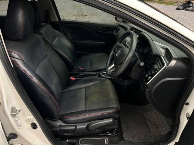 Honda City 2019 1.5 V Sedan เบนซิน เกียร์อัตโนมัติ ขาว รูปที่ 4