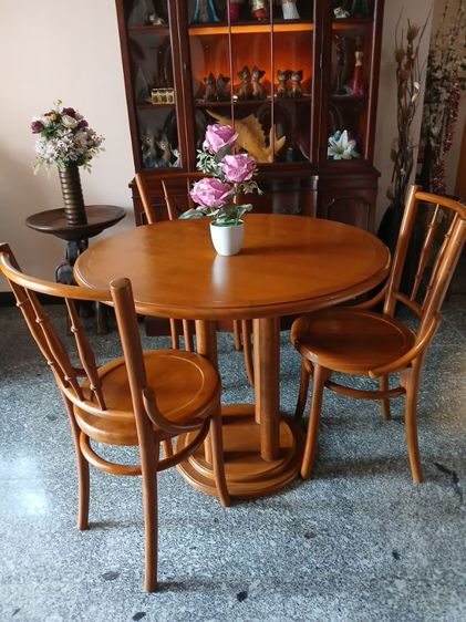 น้ำตาล อื่นๆ ชุดโต๊ะกลมเก้าอี้เชคโกไม้สักสไตล์วินเทจ