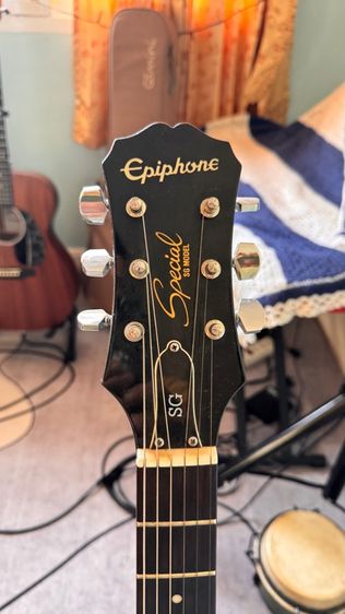 กีตาร์ไฟฟ้าพร้อมตู้แอมป์ รูปที่ 4