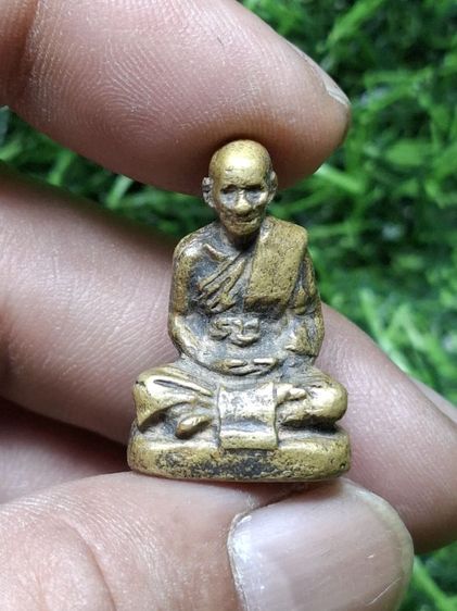 รูปเหมือนหล่อโบราณสวยคม เนื้อทองผสมเก่า ไม่ทราบที่