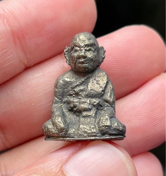 หลวงปู่สุขโพธิ์ทรายทอง