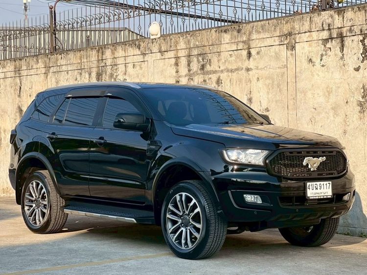 รถ Ford Everest 2.0 Titanium Plus สี ดำ