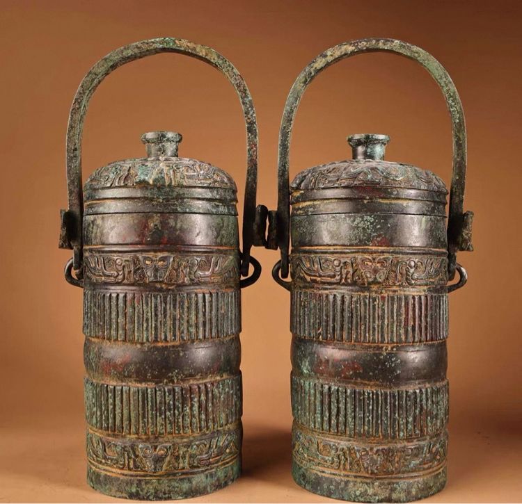 ✨ภาชนะสำริดจีนโบราณ ที่รู้จักกันในชื่อ ฝู่ (fū) 