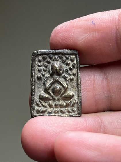 พระปิดตาหล่อเก่า