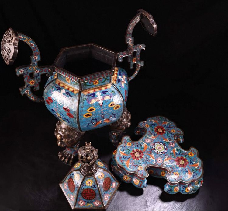 ✨กระถางธูปคู่ใหญ่ ทำจากทองแดงแท้  ฝีมือประณีต เคลือบอีนาเมลแบบคลัวซองเน่  นูนสูง รูปหูนกฟีนิกซ์ ฝาปิดรูปสิงโต สไตล์จีนโบราณ