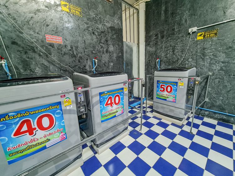 LG ฝาบน ขายเครื่องซักผ้าหยอดเหรียญ    สภาพดี ใช้งานปกติ  ภายในสะอาด  เครื่องไม่มีปัญหาใดๆ