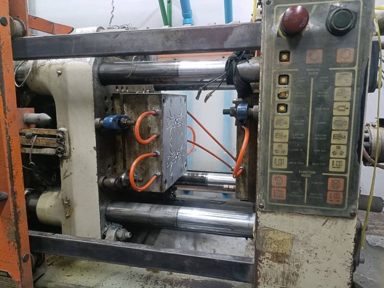 เครื่องฉีดพลาสติก 110 ตันและ 180 ตัน รูปที่ 2