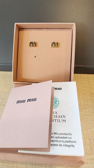 ต่างหู miu miu แท้💯มือสอง รูปที่ 3