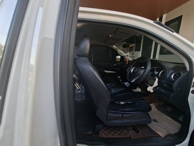 Nissan Navara 2015 2.5 Calibre EL Pickup ดีเซล เกียร์ธรรมดา ขาว รูปที่ 2