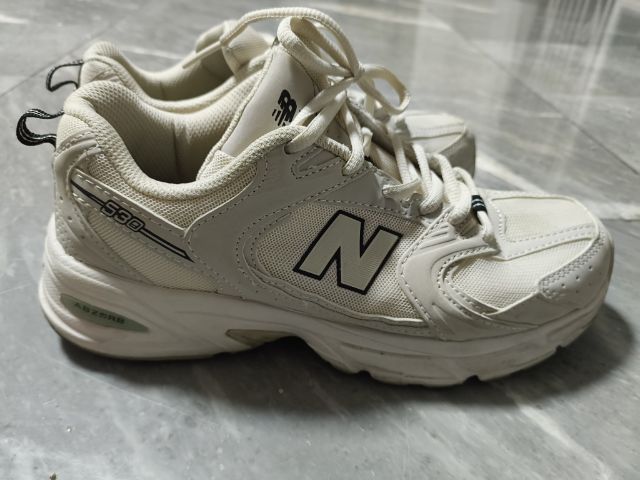 รองเท้าผ้าใบ