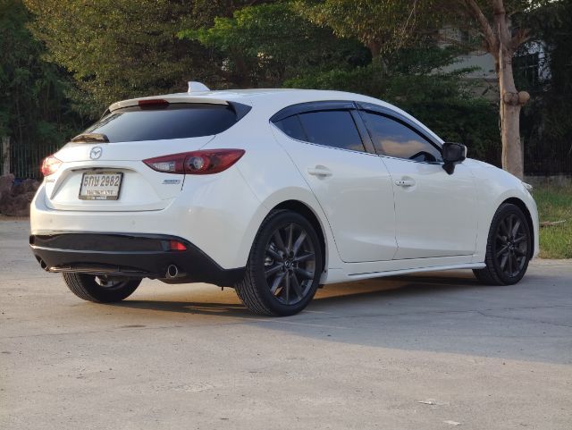 Mazda Mazda3 2017 2.0 S Sports Sedan เบนซิน ไม่ติดแก๊ส เกียร์อัตโนมัติ ขาว รูปที่ 4