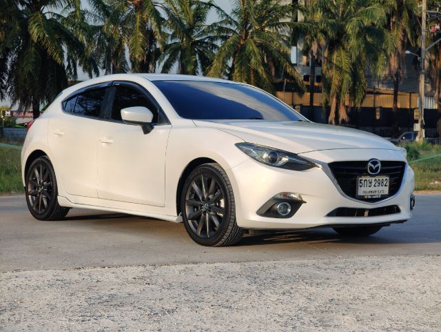 Mazda Mazda3 2017 2.0 S Sports Sedan เบนซิน ไม่ติดแก๊ส เกียร์อัตโนมัติ ขาว