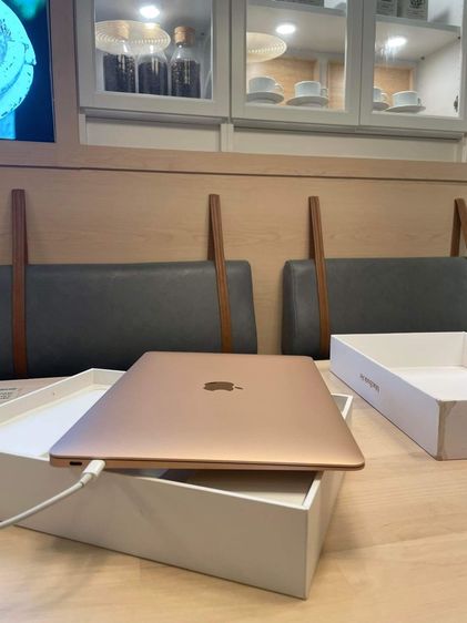 Apple MacBook Air m1 13 นิ้ว