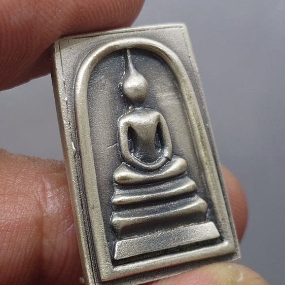 สมเด็จพระพุฒาจารย์ (โต พรหมรังสี) พิมพ์นิยม เนื้อเงินซาติน อนุสรณ์ ๑๒๘ ปี วัดเกศไชโย พ.ศ.2543 กล่องเดิม รูปที่ 5