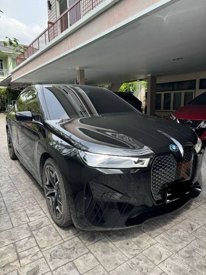 รถ BMW iX xDrive40 Sport สี ดำ