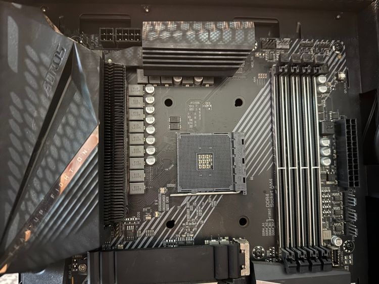 เมนบอร์ด x570 aorus pro wifi socket AM4 แถมเคสคอมเปล่าฟรี รูปที่ 4