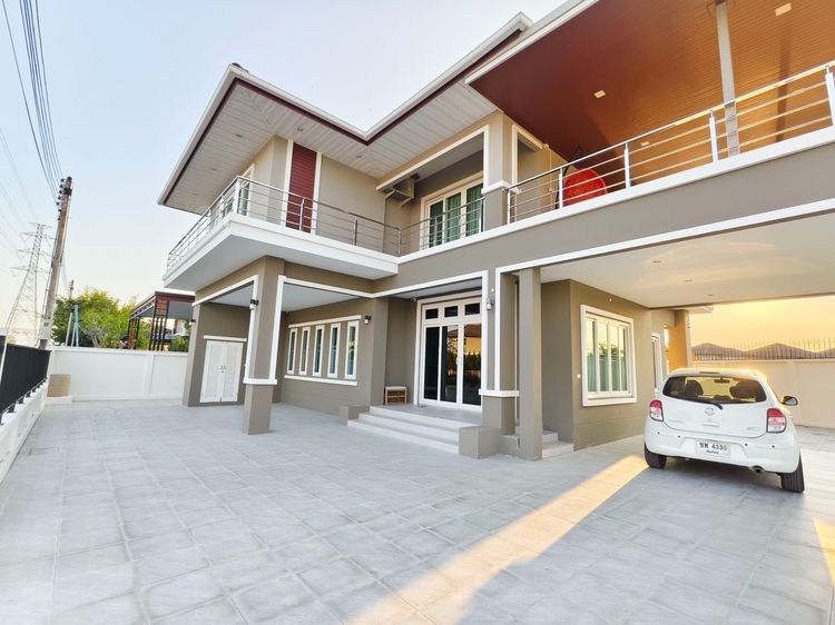 บ้านพร้อมเฟอร์ให้เช่า ทำเลดี เส้นสันกำแพงสายใหม่