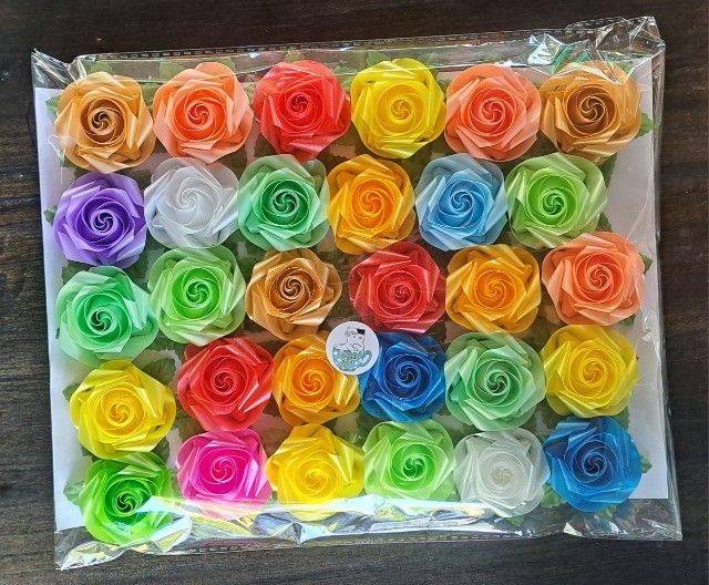 เหรียญโปรยทาน ดอกกุหลาบโลสิตาคละสี รูปที่ 2