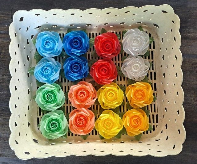 เหรียญโปรยทาน ดอกกุหลาบโลสิตาคละสี