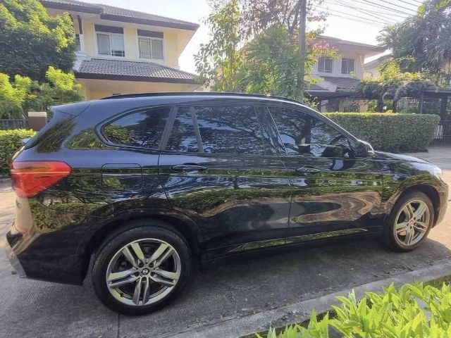 BMW X1 2020 2.0 sDrive18d M Sport ดีเซล ดำ รูปที่ 4