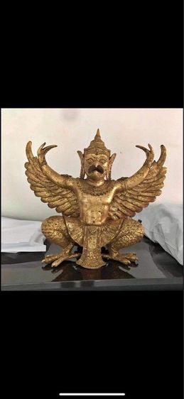 พญาครุฑองค์นี้ เป็นฝีมือการสร้างของช่างสิบหมู่ ในสมัยรัชกาลที่ 3 พ.ศ.2399 และ สมเด็จพุฒาจารย์โต พรหมรังสีอธิษฐานจิต 