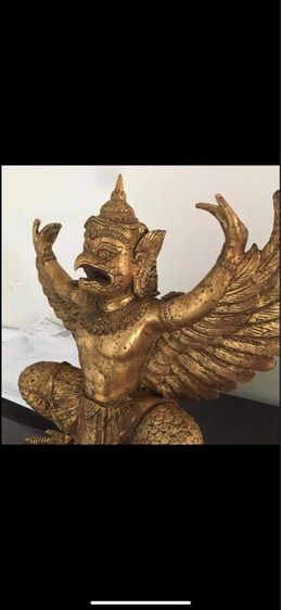 พญาครุฑองค์นี้ เป็นฝีมือการสร้างของช่างสิบหมู่ ในสมัยรัชกาลที่ 3 พ.ศ.2399 และ สมเด็จพุฒาจารย์โต พรหมรังสีอธิษฐานจิต  รูปที่ 2