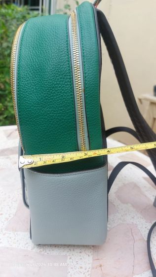 กระเป๋าเป้ สะพายหลัง COACH หนังแท้ สภาพใหม่ ยังมีป้ายห้อย ยังไม่เคยใช้งาน สีเขียวเหนี่ยวทรัพย์ น้ำหนักเบา   รูปที่ 3