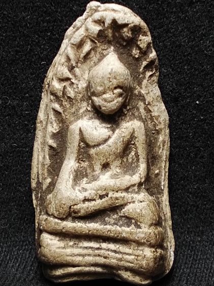 พระรอดลำพูนพิมพ์ใหญ่เนื้อขาวครับ รูปที่ 15