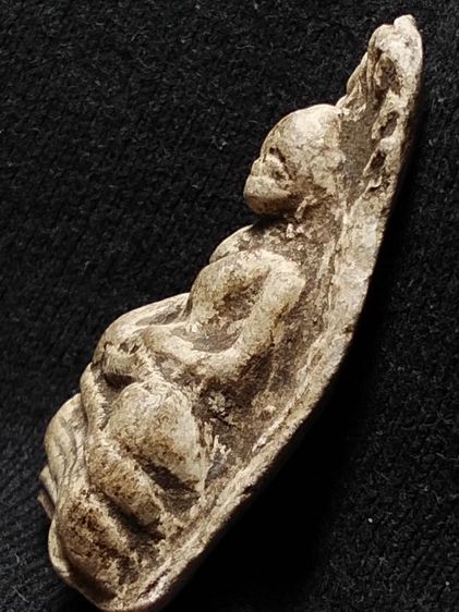 พระรอดลำพูนพิมพ์ใหญ่เนื้อขาวครับ รูปที่ 12