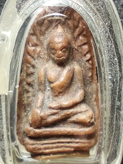 พระรอดลำพูนพิมพ์ใหญ่ครับ รูปที่ 2