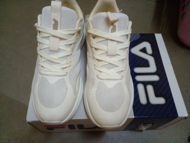 รองเท้า fila มือสอง