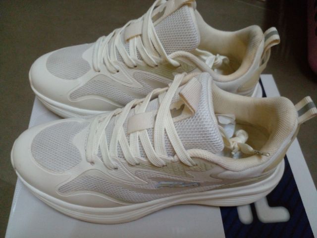 รองเท้า fila มือสอง รูปที่ 6