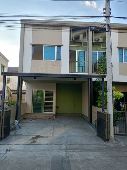 ให้เช่า ทาวน์โฮมหลังมุม ลุมพินีทาวน์วิลลล์รังสิตคลอง 2  ต้นโครงการ ทิศตะวันออก ใกล้ถนนใหญ่ 