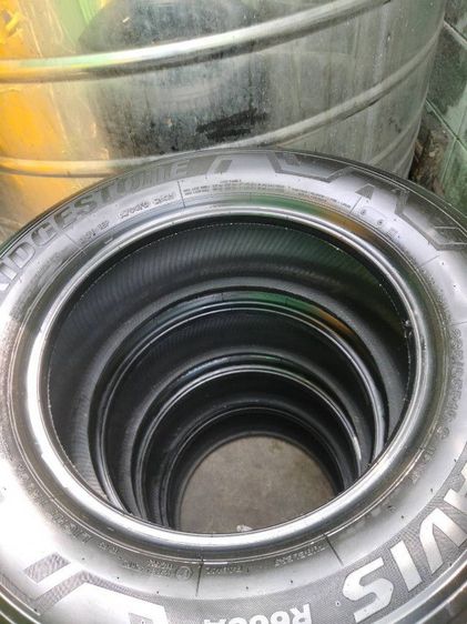 ยาง bridgestone 235-65-16ยางสภาพดีดอกเต็มสนใจติดต่อ 061-496-8572 รูปที่ 5