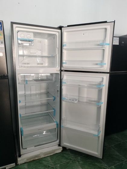 ตู้เย็น 2 ประตู electrolux ระบบอินเวอร์เตอร์ 11 คิวเป็นสินค้าใหม่มือ 1 ตัวโชว์ประกันศูนย์ electrolux ราคา 5900 บาทสนใจโทร 085-386-1317 รูปที่ 3