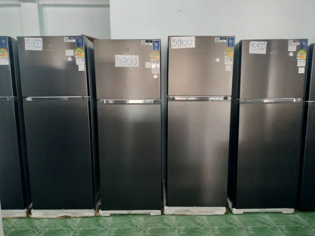 ตู้เย็น 2 ประตู electrolux 11 คิว เป็นสินค้าใหม่มือ 1 ประกันศูนย์ ราคา 5900 บาท สนใจโทร 0853831317
