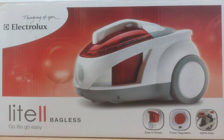 ELECTROLUX เครื่องดูดฝุ่น 1600 วัตต์ รุ่น Z1860 - สีขาว
