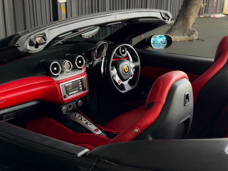 Ferrari California T 2015 3.9 Sedan เบนซิน เกียร์อัตโนมัติ ดำ รูปที่ 4